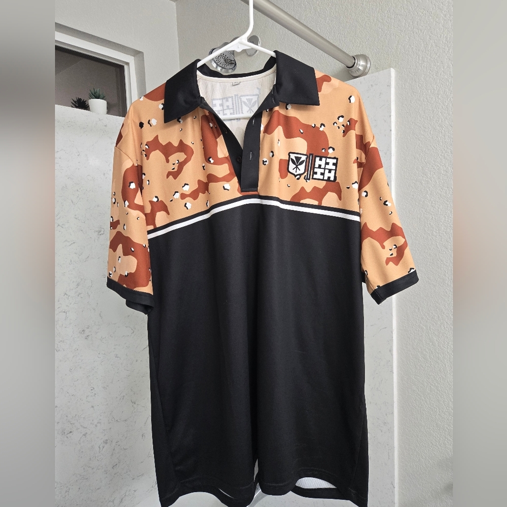 HAWAII FINEST BRAND Men's Black and Tan Polo Shirt